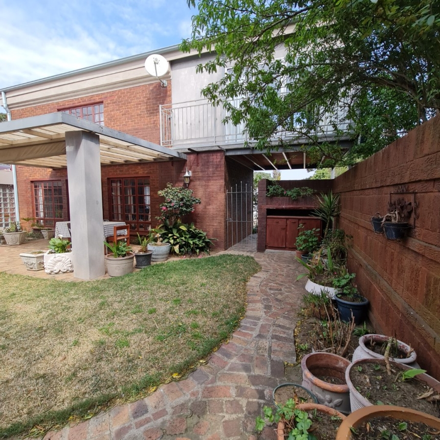 6 Bedroom Property for Sale in Sasolburg Free State